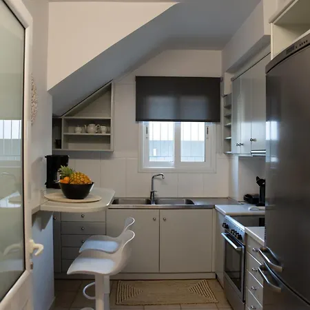 Sofia Luxury ルートラキ
