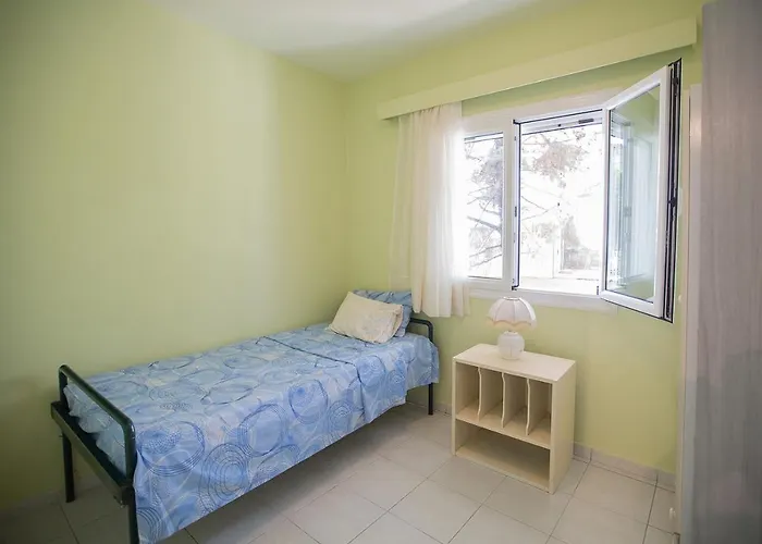 Sofia Luxury * לוטראקי