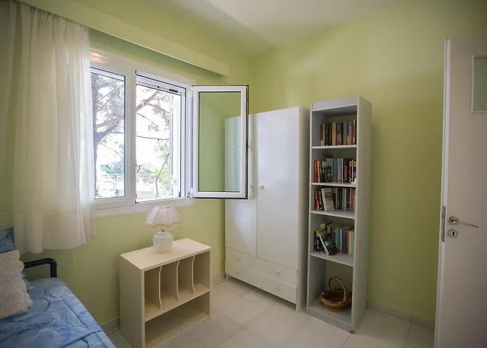 Sofia Luxury לוטראקי