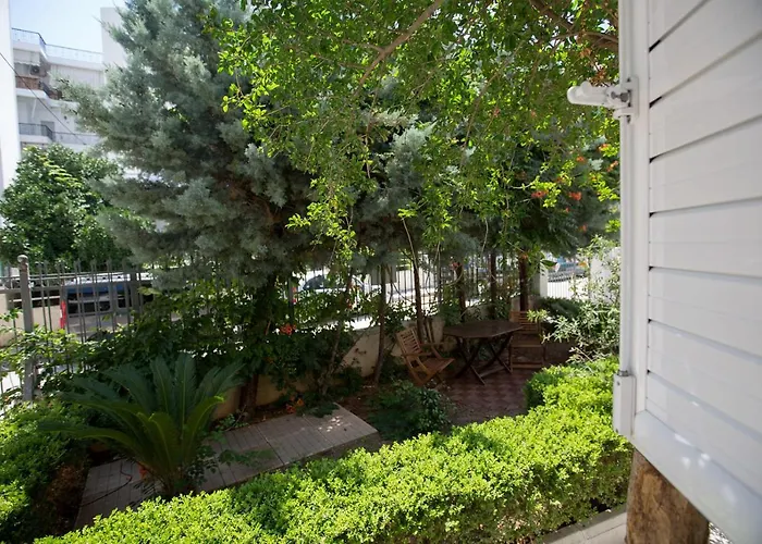 Sofia Luxury לוטראקי